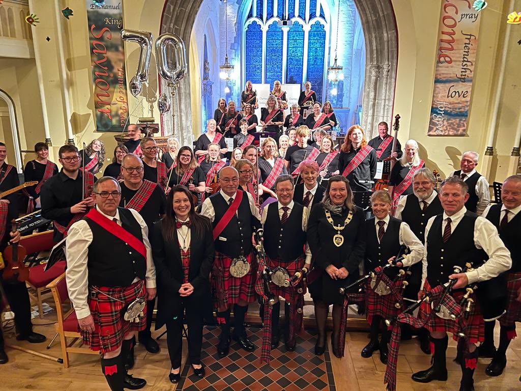 70 years anniversary of the Oatlands Park Pipe Band, celebrated with a collaboration <a href="/ChertseyOrch/">Chertsey Orchestra</a> bagpipes and an orchestra!
A rare extravaganza! #chertsey #runnymede #surrey