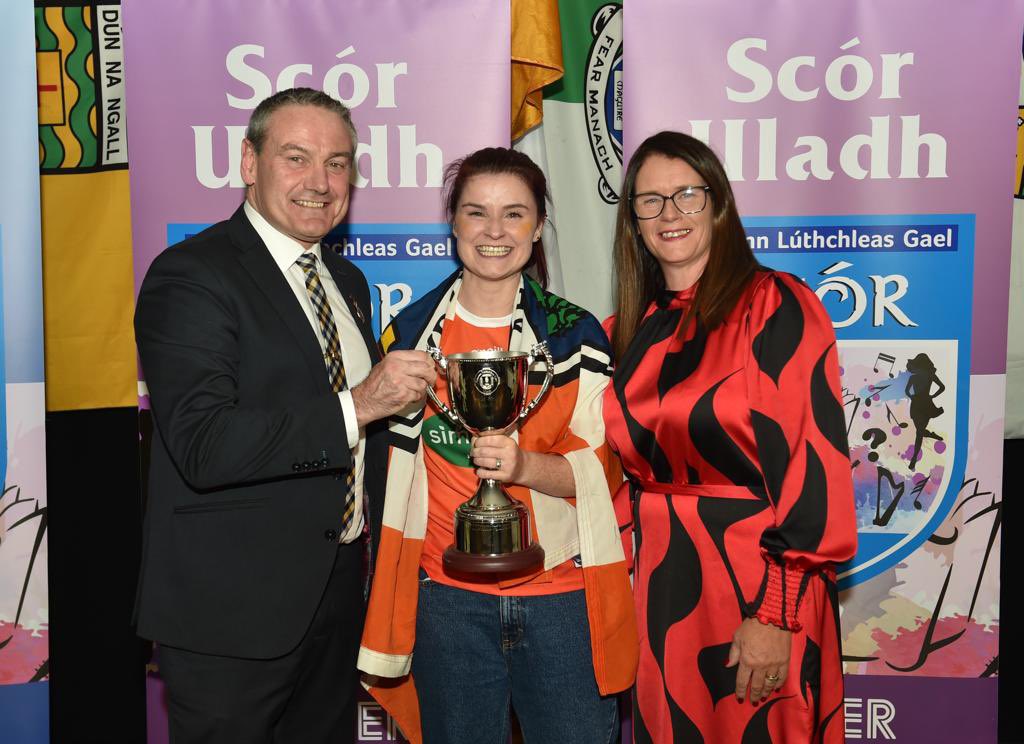 UlsterGAA's tweet photo. Is í Niamh Mhic Philib buaiteoir na hAithriseoireachta!

Congrats to Niamh McPhillips from @Carrickcruppen, Recitation Ulster Scór Sinsir champion 🏆 https://t.co/mY9IFKuB3u