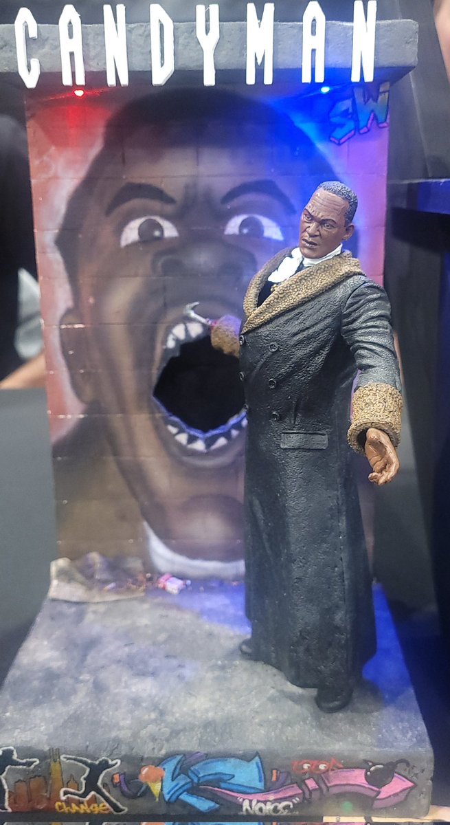 There are not many pieces on the market for CANDYMAN! So to see custome pieces like this is awesome!!!
#CANDYMAN #TonyTodd #Horrorart