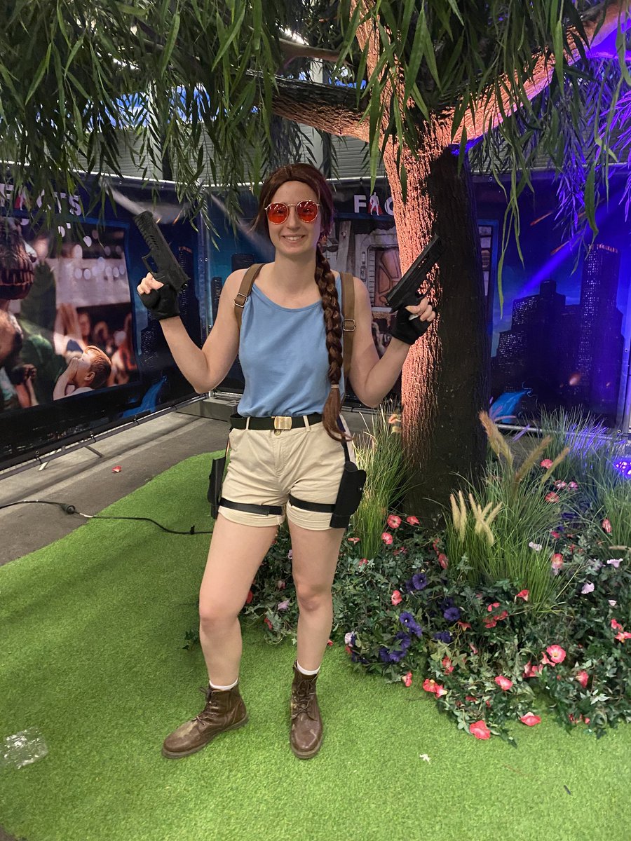 I went to a convention (Facts) today! 
As classic Lara this time! Didn't give myself too much time to prepare so OOP
I had a lot of fun tho!
#tombraider #LaraCroft #LaraCroftCosplay
