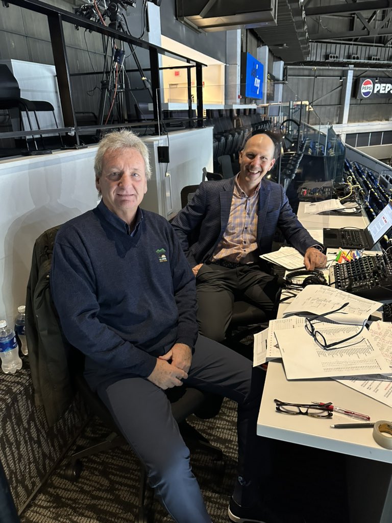 Chicago_Wolves's tweet image. Billy and @theshaves are in position. 

#WeAreTheWolves