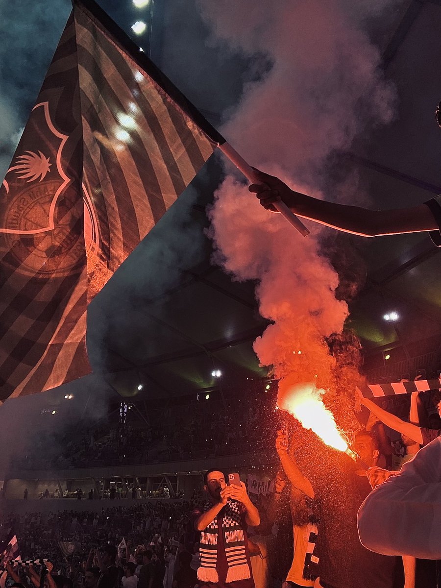 من حضوري وتصويري للجمهور اليوم في مباراة #الاًهلي_الوحده 
مبروك يا ملوك 💚
<a href="/ALAHLI_FC/">النادي الأهلي السعودي</a> <a href="/almudaraj1/">المدرج الأول</a>