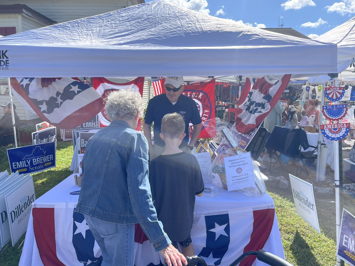 MikeDillenderVA's tweet photo. Driver Day couldn’t have been any better today! I enjoyed passing our yard signs and telling people where I stand on the issues that matter most to them. It was humbling to speak with so many voters who had voted early at their local registrar for me. https://t.co/XNI7hgAOcU