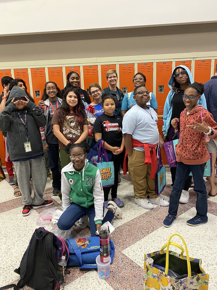 Roeper_ILS's tweet photo. Our #JHAstars were thrilled to attend #TweensRead23 and meet some of their favorite authors! 📚 Thank you teachers, family, and friends who bought a book to make sure every kid had at least one to get signed! ✍🏽 https://t.co/MOvpReMJVi