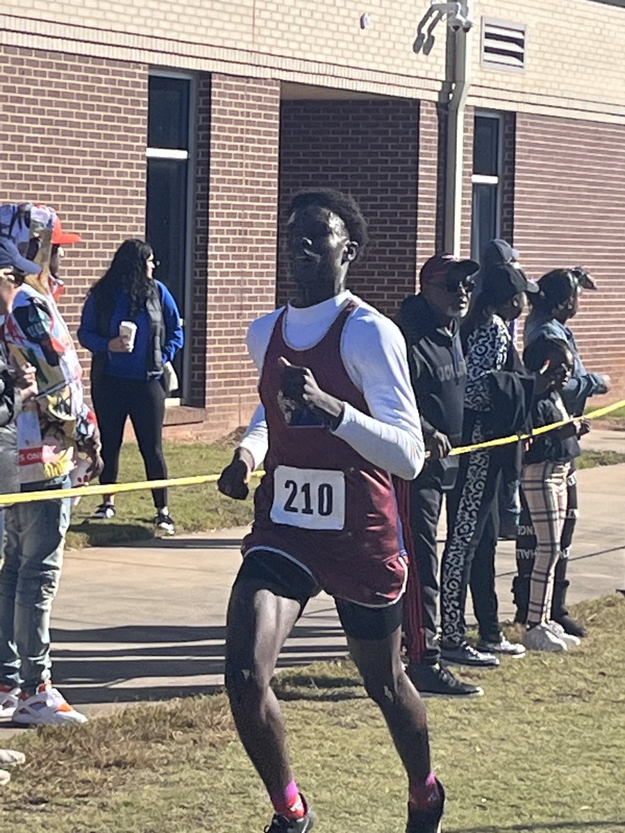 Congrats to our boys XC team with a strong finish  today at the Region Meet 🦁⁦<a href="/LuellaTFXC/">Luella Track & Field/Cross Country</a>⁩ ⁦<a href="/LuellaHS_HCS/">Luella High School</a>⁩