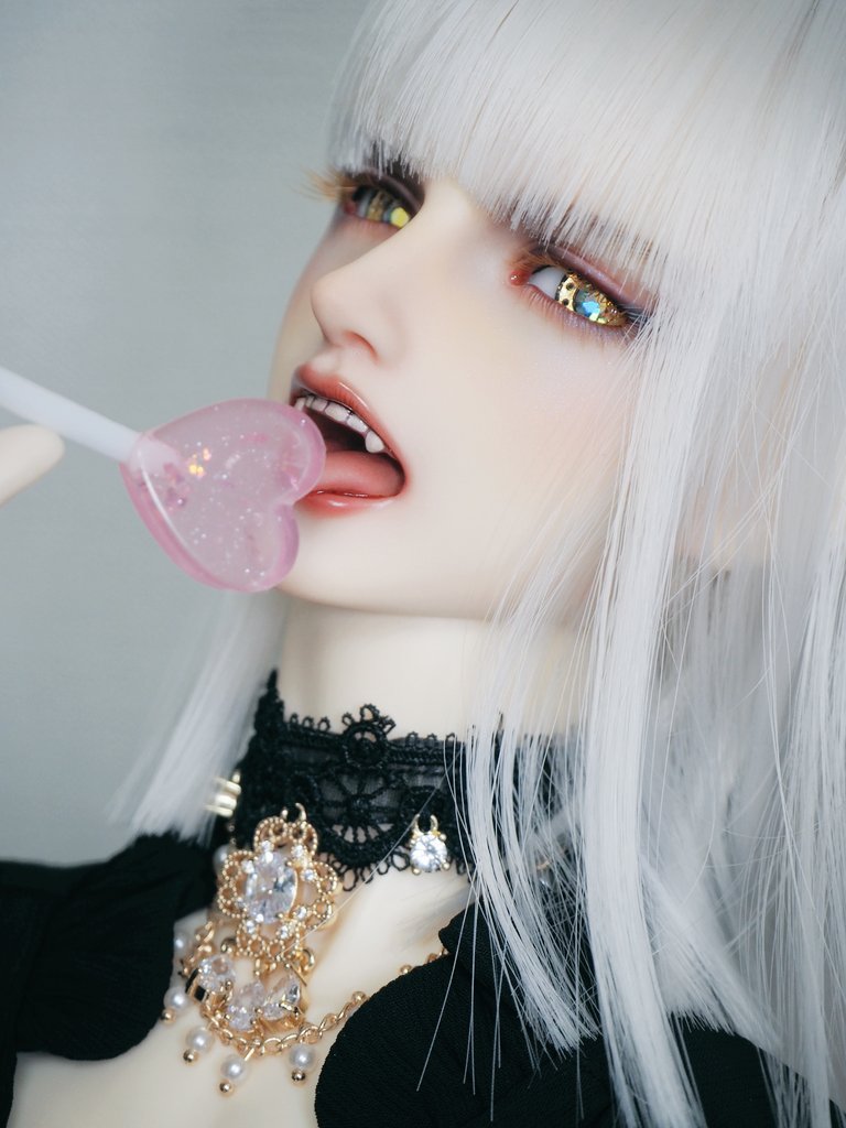 aosasa0707's tweet image. おはようございます☀
彼の名前は「ミエル」です。フランス語で蜂蜜🍯💕
ヴァンパイアだけど血じゃなくて蜂蜜とか甘いものをなめて生きてる可愛い子です🍬🍭🍫🍯😋💕
#iosdoll