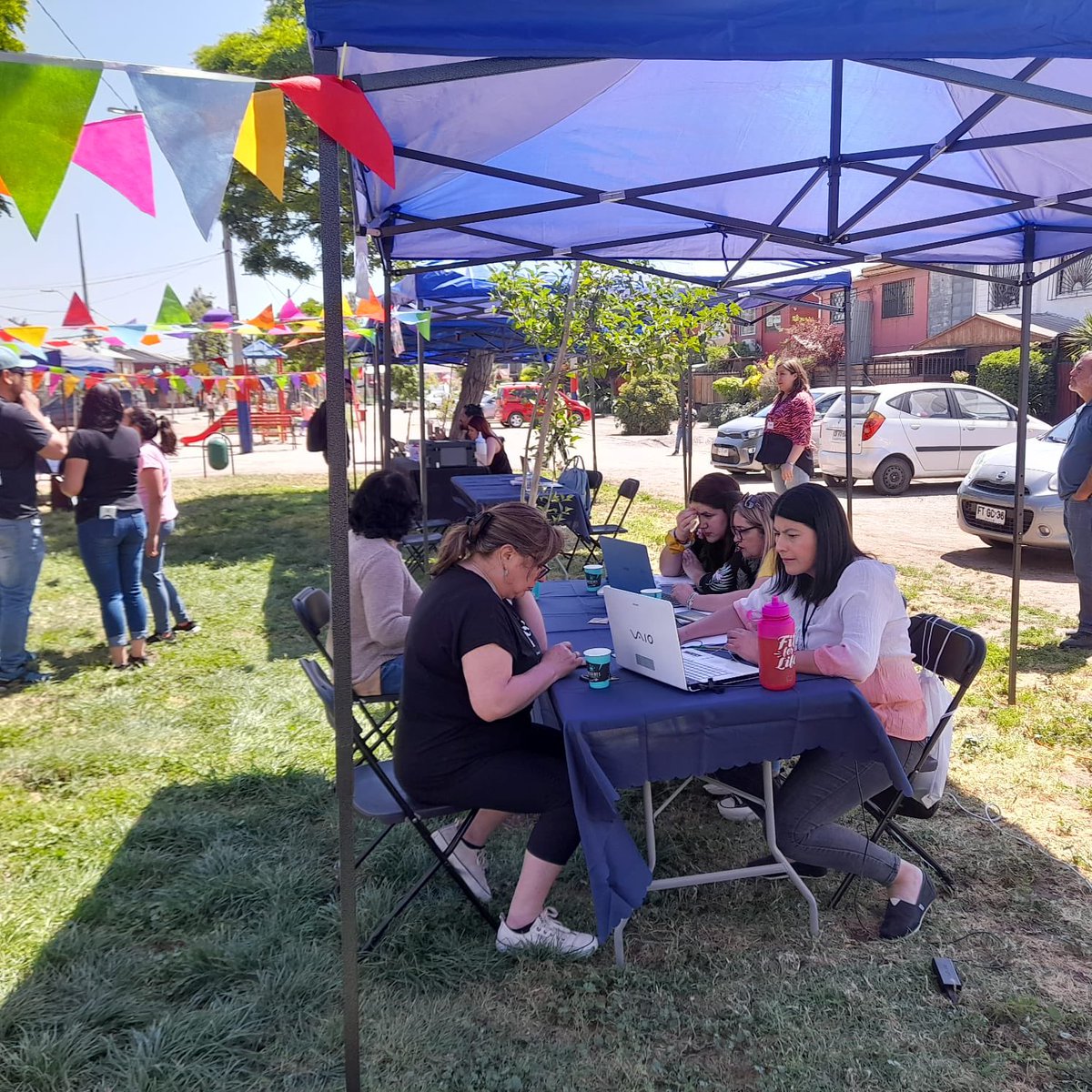 ¡JUNTOS A TU SERVICIO! 🧩🫂🩺

El sábado 14 de octubre, nuestros profesionales y voluntarios de la ONG JUNTOS estuvieron presente en la plaza de la villa La Foresta II, #Quilicura.

Si quieres este programa en tu villa, contáctanos a través de nuestras redes sociales.

#Asesorías