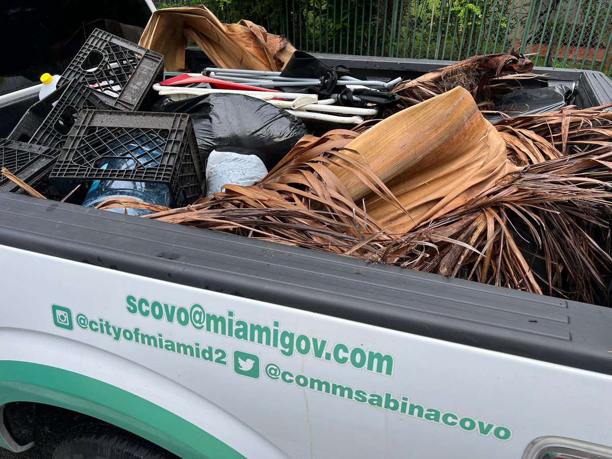 Come rain or shine, our community shines brighter when we clean together! ☔🌞 #CommunityCleanUp #morningside #ecosquad #teamcovo