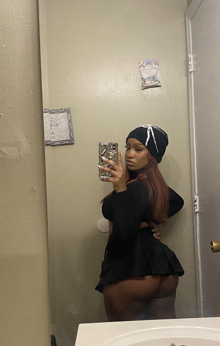 RaeleighTorrez1's tweet photo. 🤭🖤 https://t.co/5ZlVJCEMtH