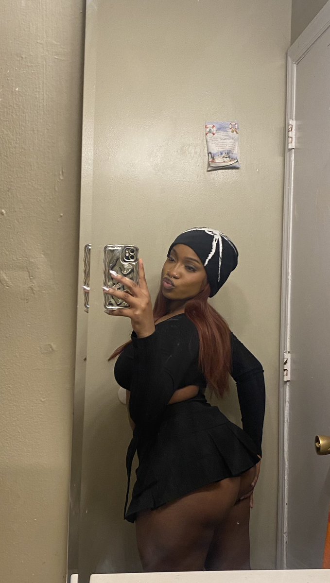RaeleighTorrez1's tweet photo. 🤭🖤 https://t.co/5ZlVJCEMtH