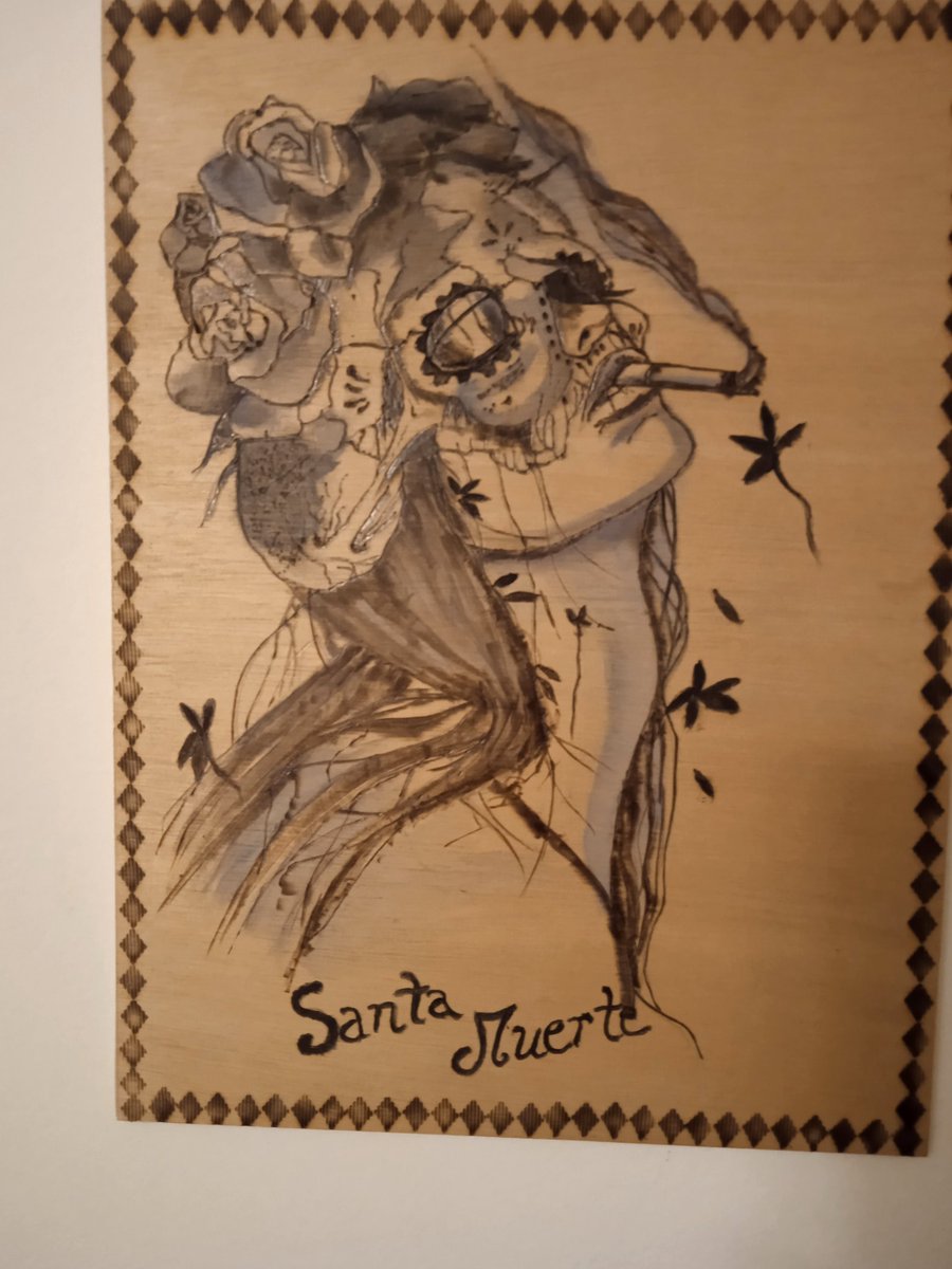 Barbie__TURIC's tweet image. #Pyrogravure et #peinture