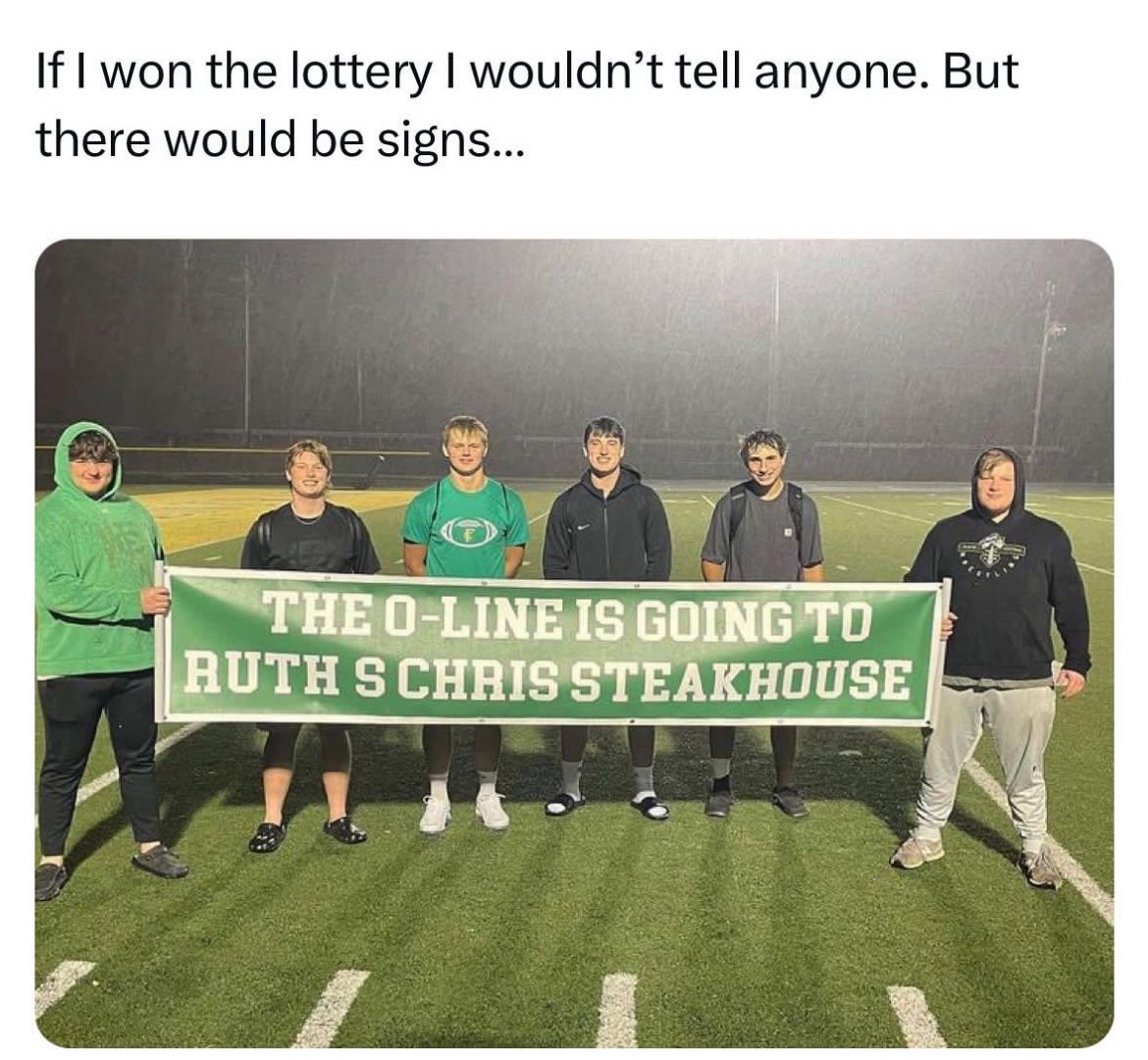 floyd_barstool's tweet photo. We lettin the big dawgs eat😈 #RollHighlanders https://t.co/eU8A9YiHlG