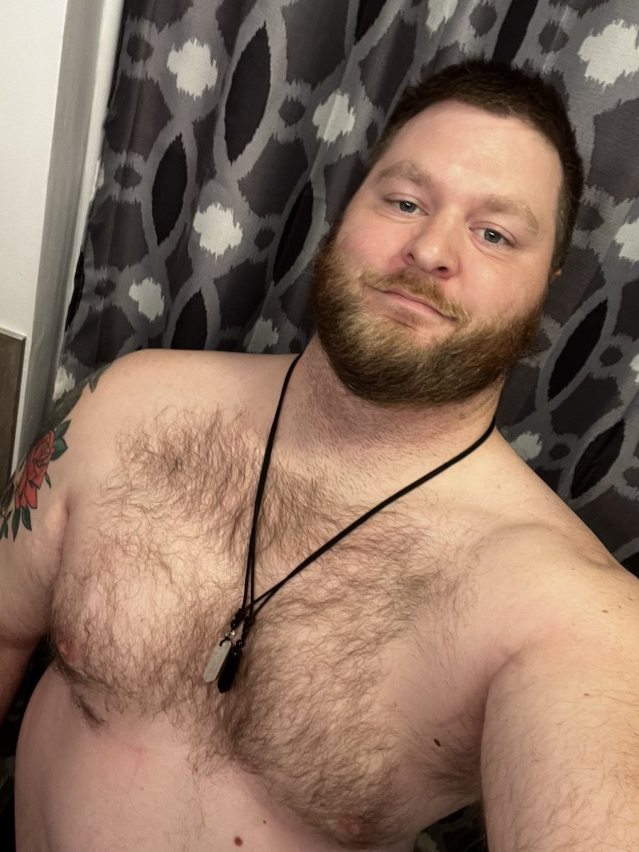 HubbaHubbaXXX's tweet photo. I would LOVE to get naked with @TheTruckerCub. What a handsome guy! He needs to breed me. 😈 https://t.co/E0izuurvrF