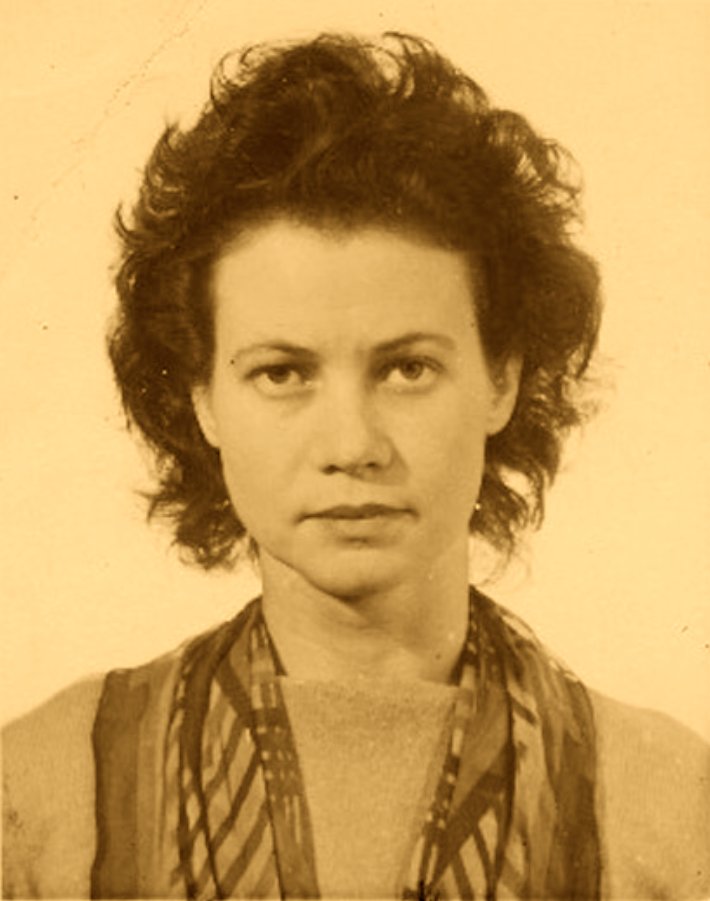 paroles_la's tweet photo. 39 femmes.
Natives du Commonwealth, mais de famille française ou francophones. 
Elles furent parachutées en France par les Britanniques comme agents secrets.
"Genevieve" était la dernière. Elle est morte le 7 octobre.
Phyllis Latour. 102 ans.
https://t.co/2tKpCZdevS https://t.co/32MguOolmT