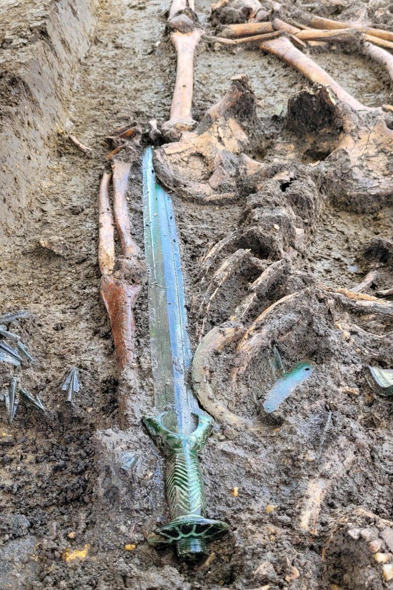 3,000-year-old bronze sword discovered in the southern Bavarian town of Nördlingen in Germany.