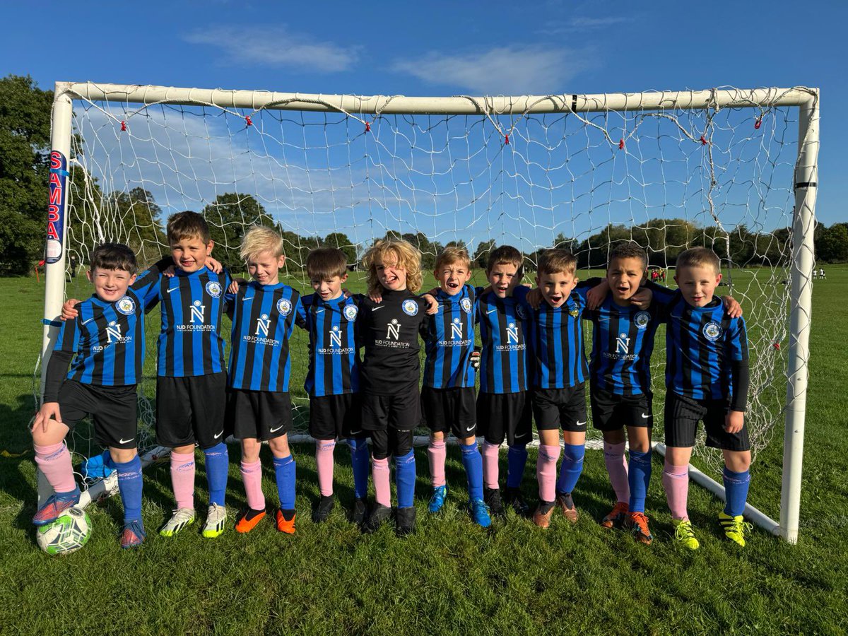 FSFundraising's tweet photo. Another great @BLA_Campaign picture to add to our collection, this time from the kids at @LongEatonUnited.  We l think the pink &amp; blue socks look great with the kit! #BLAW2023 https://t.co/LdNhl8UhUn