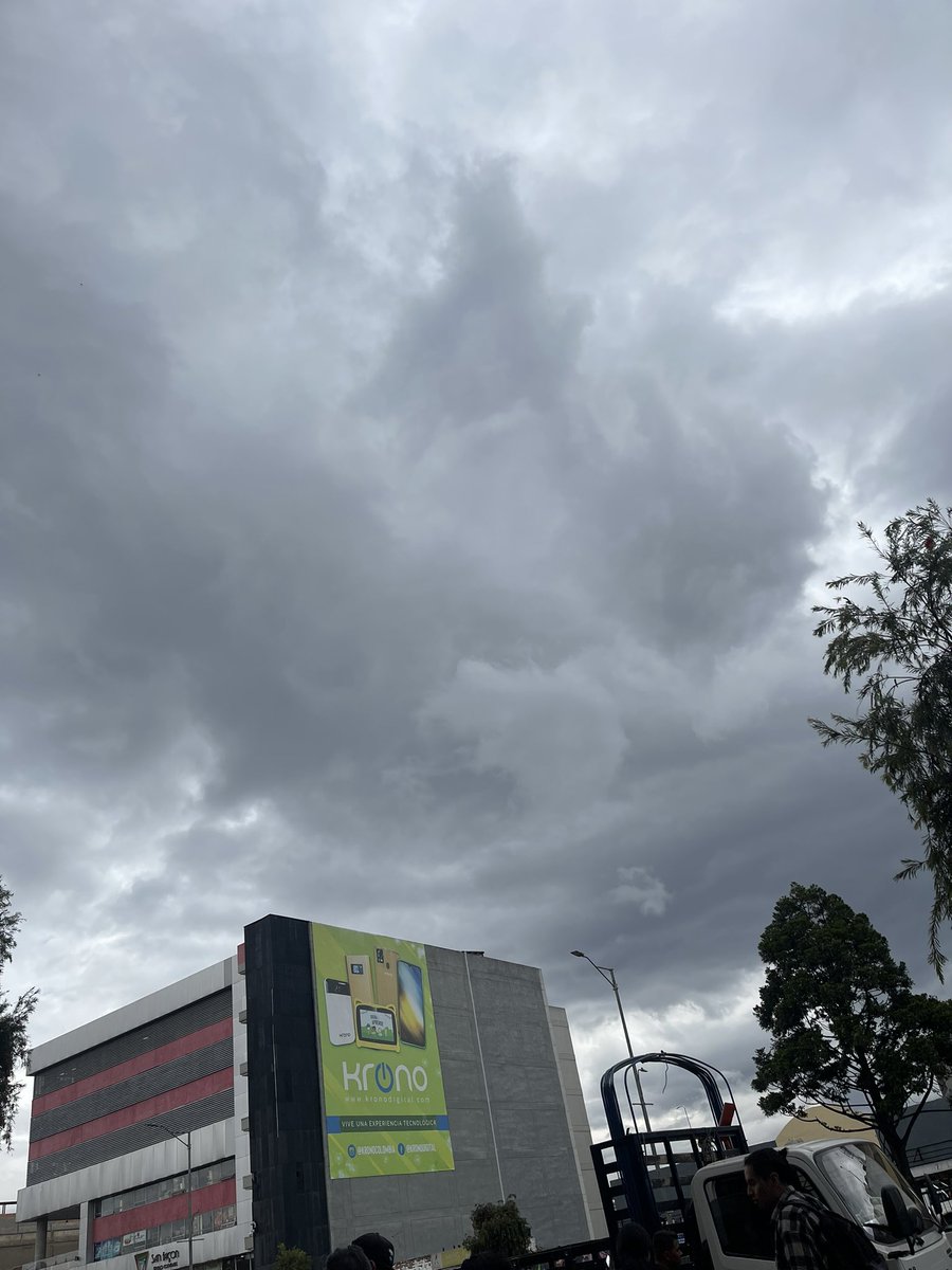 LeidyBer3096's tweet photo. Bogota prepárate para el evento del año

Bogota el día del eclipse https://t.co/1t9SoJnA1W