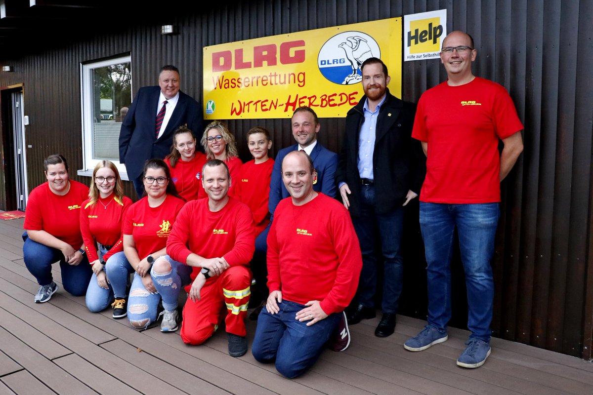 Help Chain tweet media