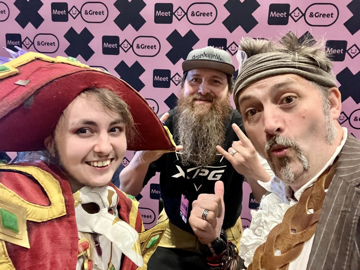 CosMathies's tweet photo. Had a good time meeting this lot again!w/ @Perkster662 🩷 until next time guys🏴‍☠️@Spammals @RealLifeWookie @BehavingBeardly https://t.co/Rx1E6f7z5f