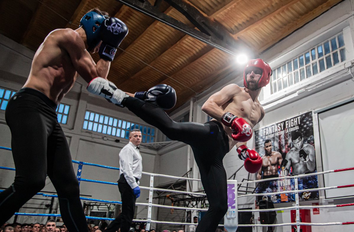 PlanasBox's tweet photo. 🔴 Vitoria de ARAUJO
#boxeocoruñes #planasbox #fightfactory
📸 @iamjesusfiguero / @filmatefoto https://t.co/TcDiqH08ru