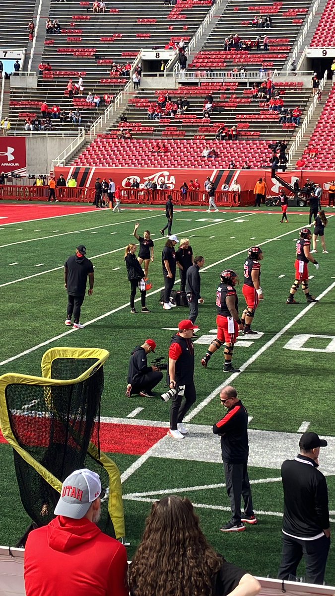 Slurmss's tweet image. Cam Rising not suited up for todays game against Cal #goutes @Utah_Football