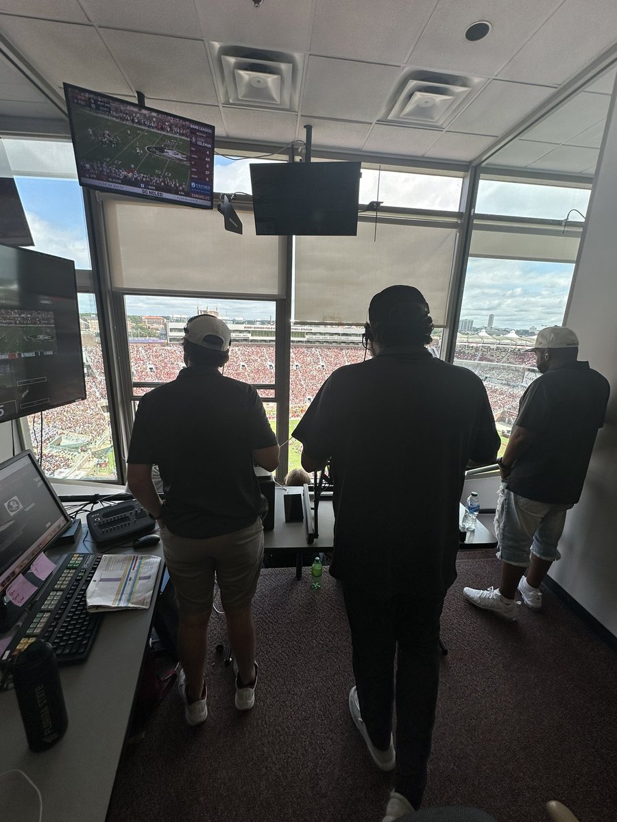 FSUSemPro's tweet image. Game day 🎥

#FSUSemPro #MakeTheCut #ACCNetwork #OneTribe #Seminoles #GoNoles #FSU #FSUFootball