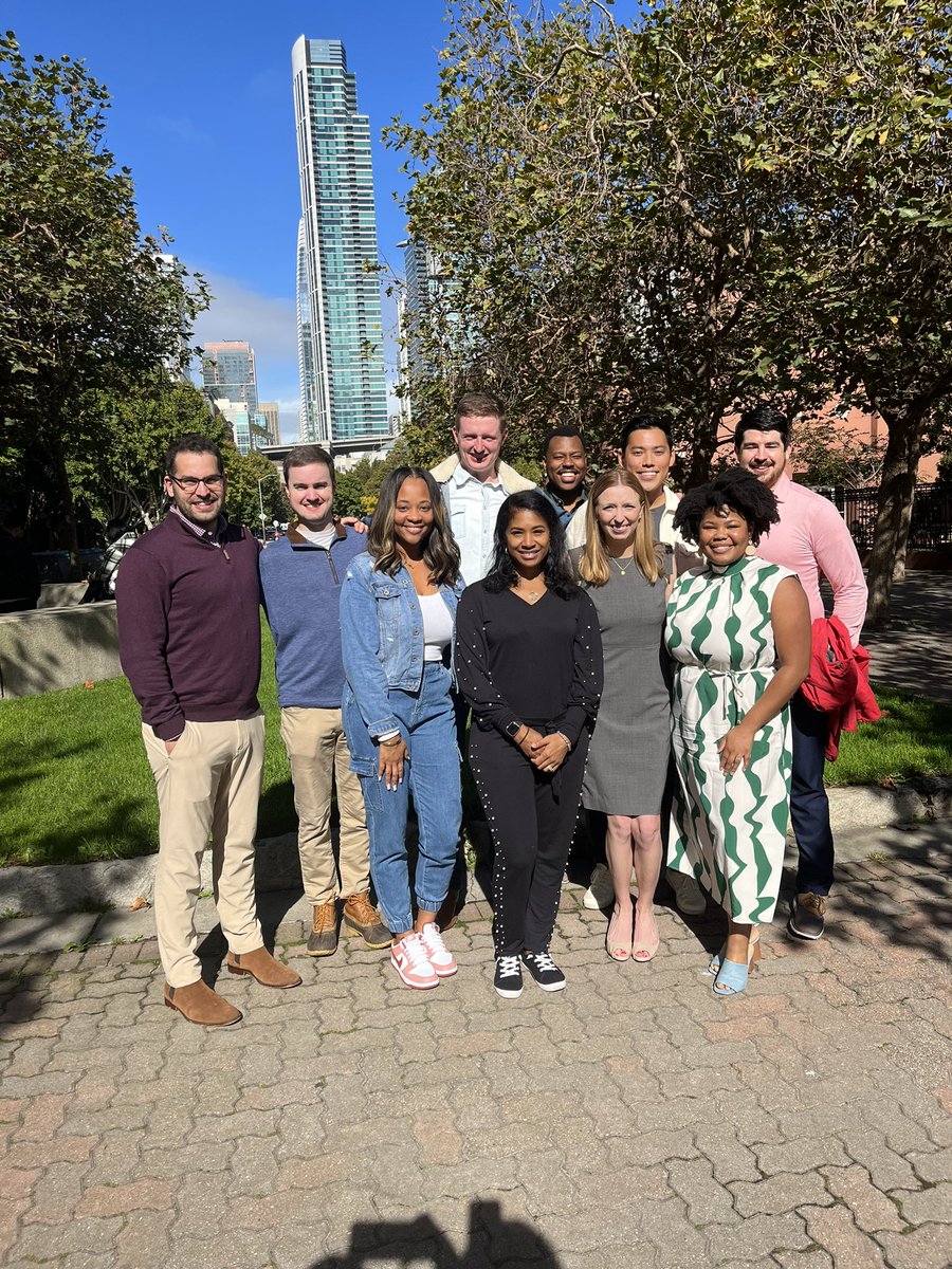 Thankful for a great group of @UABAnesResident co-residents and friends to attend @ASALifeline annual meeting with. Next time we will get the memo to not look directly in the sun! #ANES23 @UAB_Anesthesia