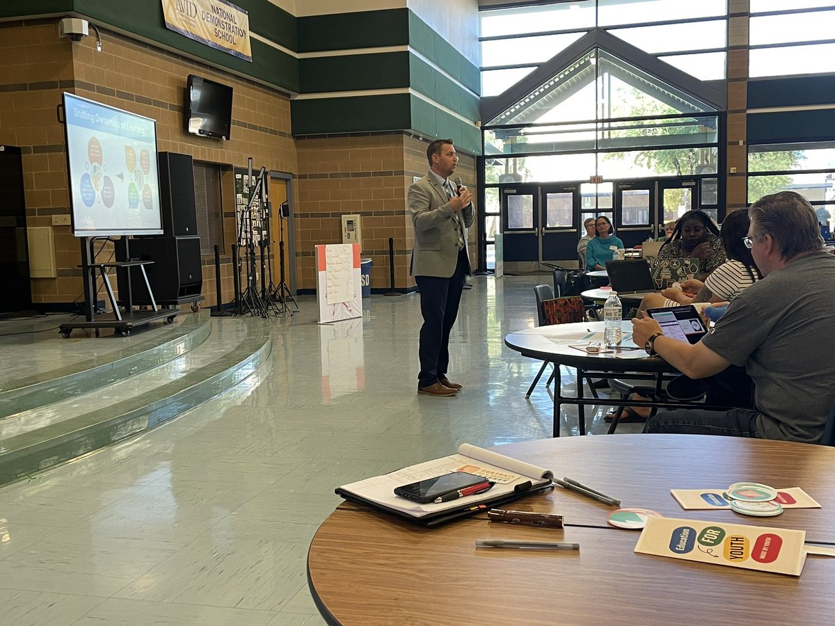 MA_White20's tweet photo. Solid facilitation from @SydYoungUT @hilgerl @CoryHenwood @travislape setting the stage for the Competency Champions to start their learning cycle on their innovative focus. @NVportrait @NevadaReady #FutureReadyNV @knowledgeworks https://t.co/ZCk18iZRrb