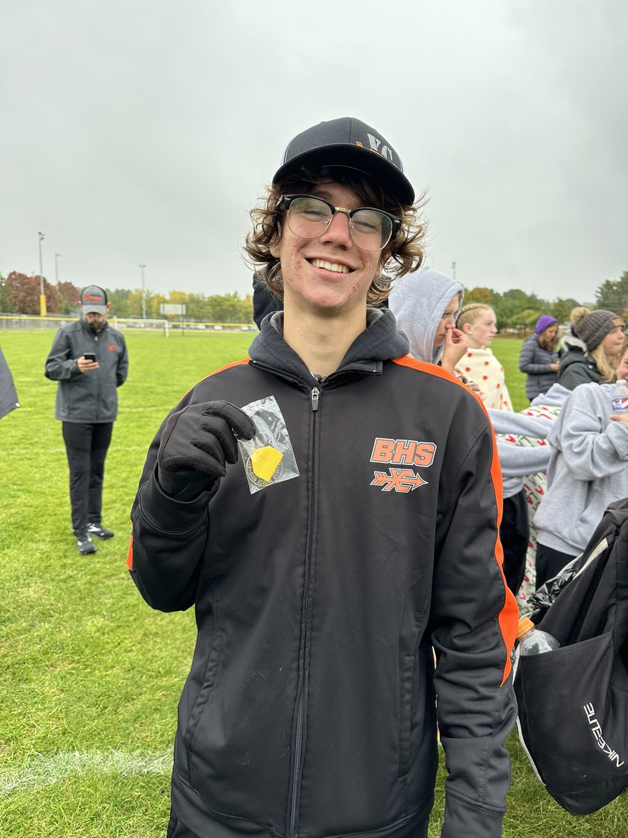 ByronTigerXC's tweet photo. BNC Conference Champsionship results on a rainy morning in Oregon:
Tim Starwalt (4th) All-Conference 
Ashley Potter (18th) Honorable Mention All-Conference 
Gabby Northrup (19th) Honorable Mention All-Conference 
Emma Franchi (20th) Honorable Mention All-Conference https://t.co/24SjZYr9Kk