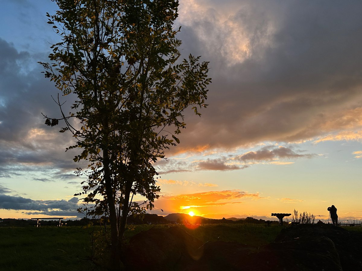 Beautiful and bright #sunset at Snedshill shared with Claire another local sunset seeker #Telford #loveukweather