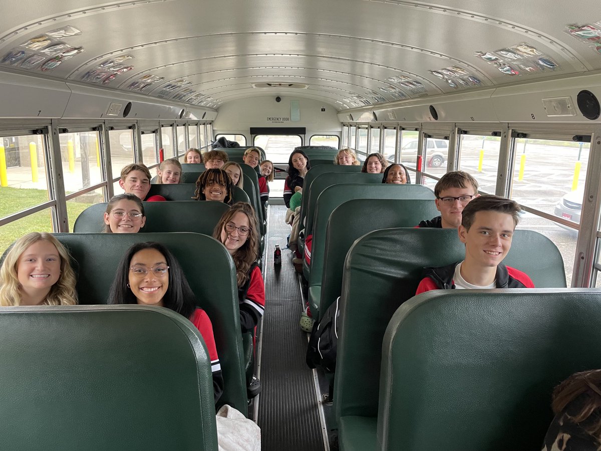 …and here we go!  First bus pic of the year.  😍.  Jetsetters off to Lakeside HS! More pics to follow! #excitedChunat