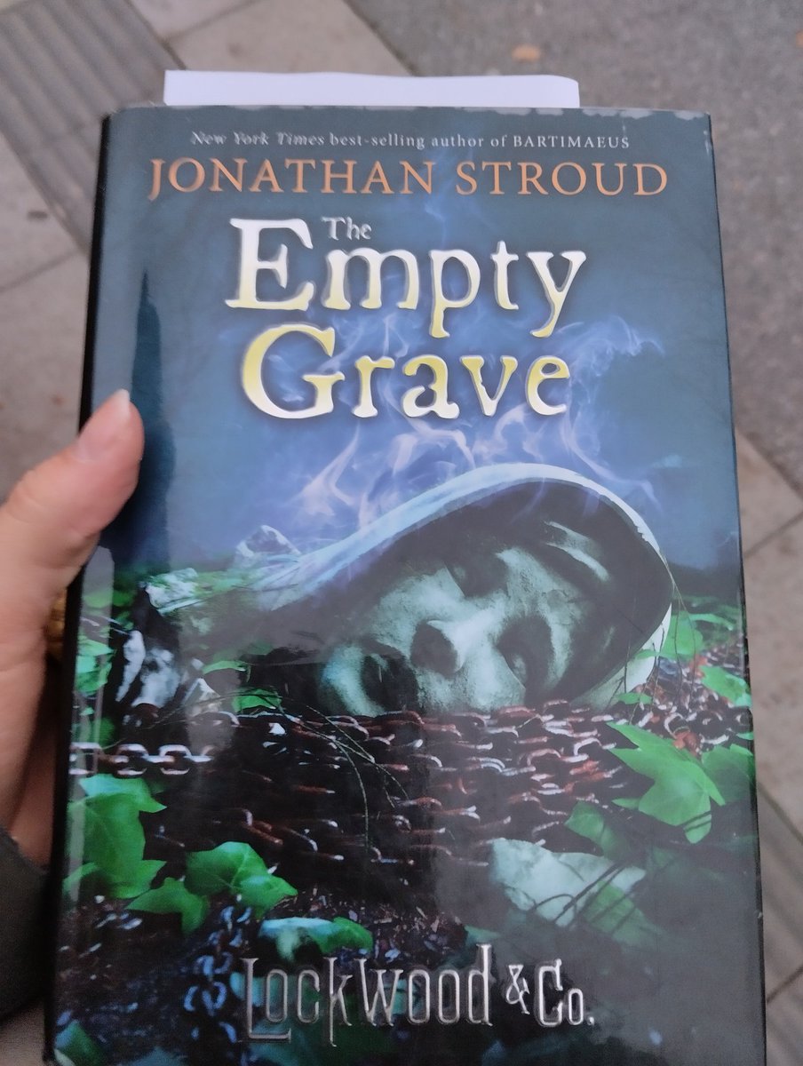 giradonn's tweet photo. I CAN FINALLY READ IT AFTER TWO MONTHS OF GOING CRAZY AFTER THE CLIFF-HANGER
#SaveLockwoodandco #TheEmptyGrave https://t.co/YUly4mJCnz