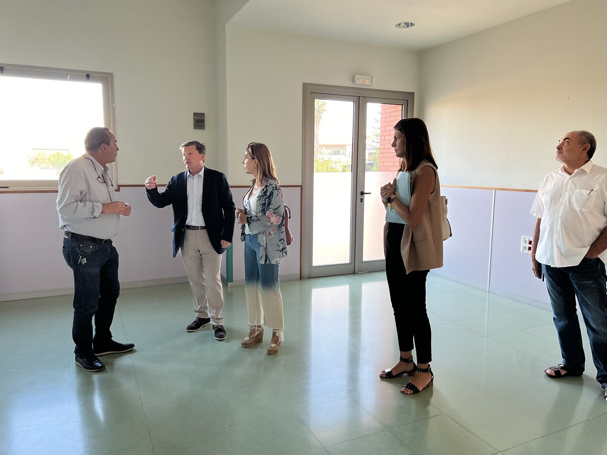 ppzarandona's tweet photo. El miércoles nos acompañó la concejala de Educación Belén López para visitar la ubicación donde instalar nuestra sala de estudio y para ver nuestro colegio de San Félix y conocer de primera mano las demandas del mismo. https://t.co/2s6edfPBVq