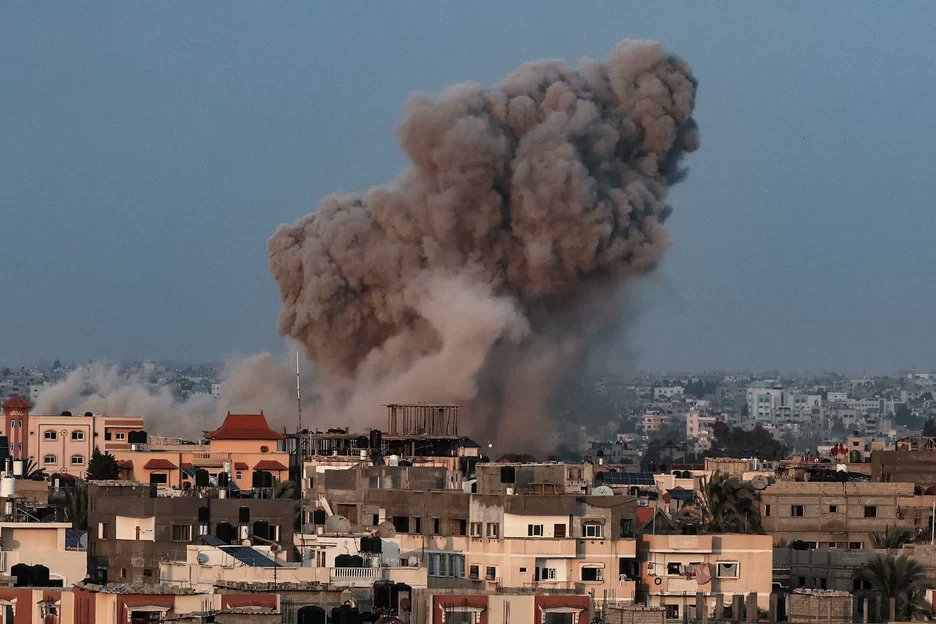 naiz_info's tweet photo. 📸 Gaza, forzada al mayor desplazamiento de su historia reciente  https://t.co/JNEcX1Gs1F https://t.co/KQUzRV8y6s