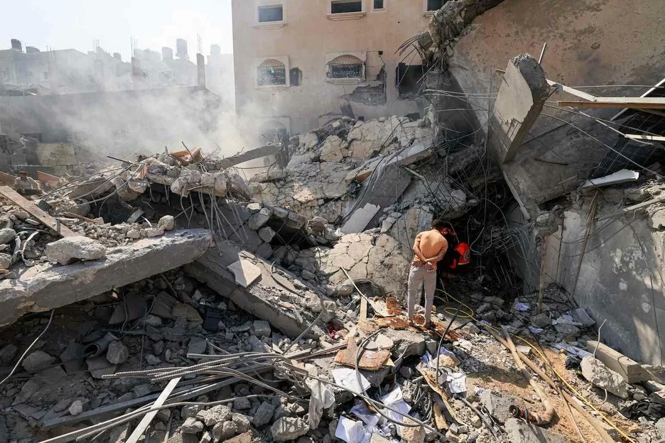 naiz_info's tweet photo. 📸 Gaza, forzada al mayor desplazamiento de su historia reciente  https://t.co/JNEcX1Gs1F https://t.co/KQUzRV8y6s