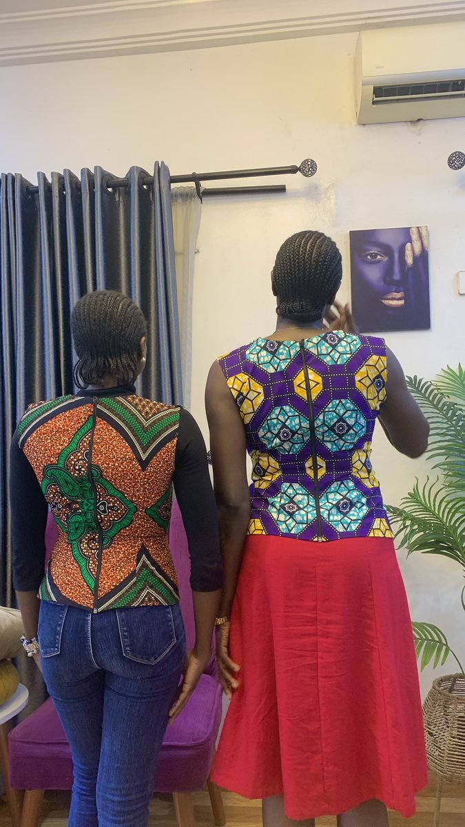 StyledByTito's tweet photo. The present set of beginners made their first basic bodice in class and it's the clean finishing and fit for us. 👏👏

#Sbtfa #Sbtfashionacademy https://t.co/bqRU9jW7jn
