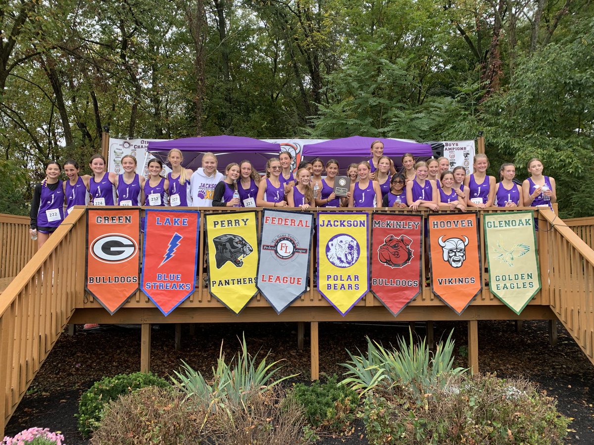 JMMS_Athletics's tweet photo. MS girls take 1st with a 1,2,3,4,6 finish! WOW!!
Go BEARS!! https://t.co/sL6ySYb0nq
