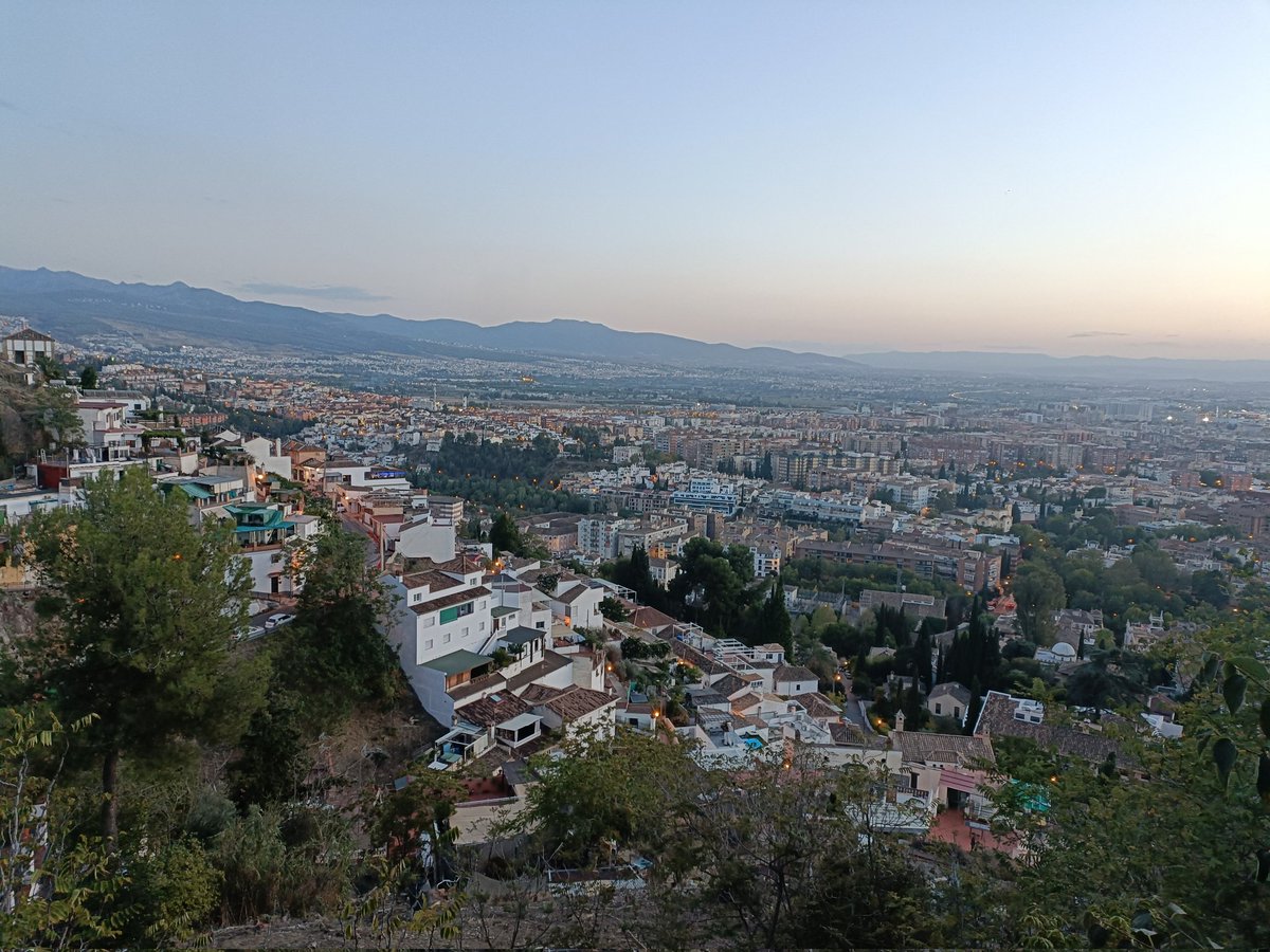 crispi32's tweet photo. Granada es muy fotogénica 😍😍#granada https://t.co/RvZeQeDGzw