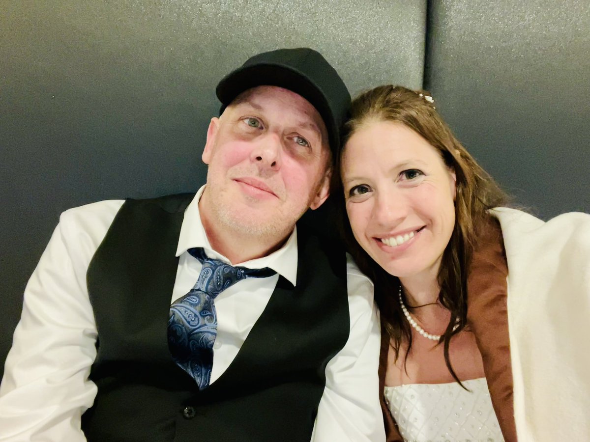 SETschritter's tweet photo. A few more photos of the wedding.
The service was the entrance song, a prayer, views, rings , another prayer, the pronouncement, and then dinner, lol!
Great night! Perfect venue. #comoparkconservatory #weddingday #weddings #amauthor #writingcommunity https://t.co/87xPukiDwp