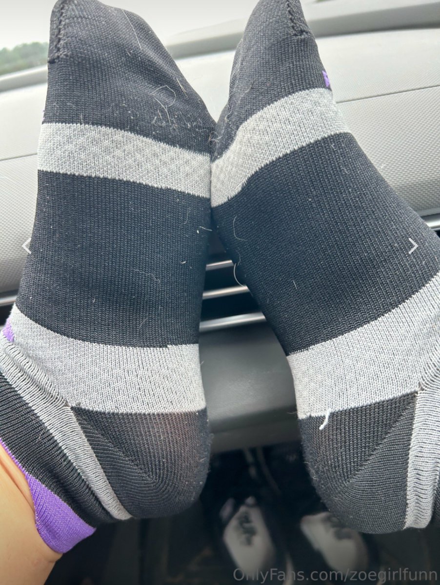 zoegirlfun's tweet photo. (Not so) Fresh out the workout! 
https://t.co/0Ba3GE7S8N
#socks #smelly #shoes #sweaty #feet #selling_content #buying_content #pics #foot #feet  #feetfinder #feetlover #stinky #soles #toes #onlyfans #fetish #kinky https://t.co/mu4k0SL7yg