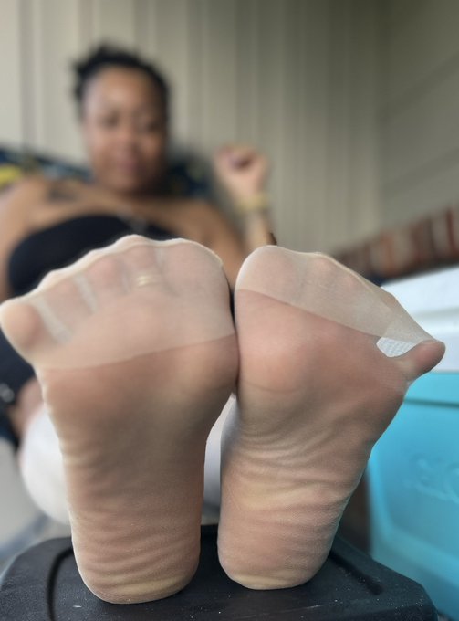Nylons anyone ? https://t.co/GkIRca78Kh $15 https://t.co/GxXKP31gg1