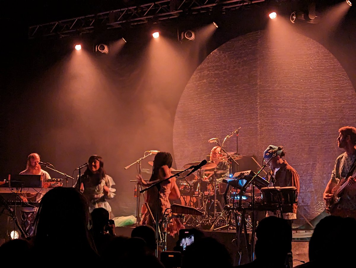 DigThumma's tweet photo. @LittleDragon Thank you!!! Yukimi, Erik, Fredrik, and Håkan. I've been waiting to see you guys for a while I run for peace and have been since 2015 when Paris was attacked by isis. Peace be with you guys on your journey I will always be with guys in spirit with a ✌️ up! https://t.co/r9VhLJbW6c