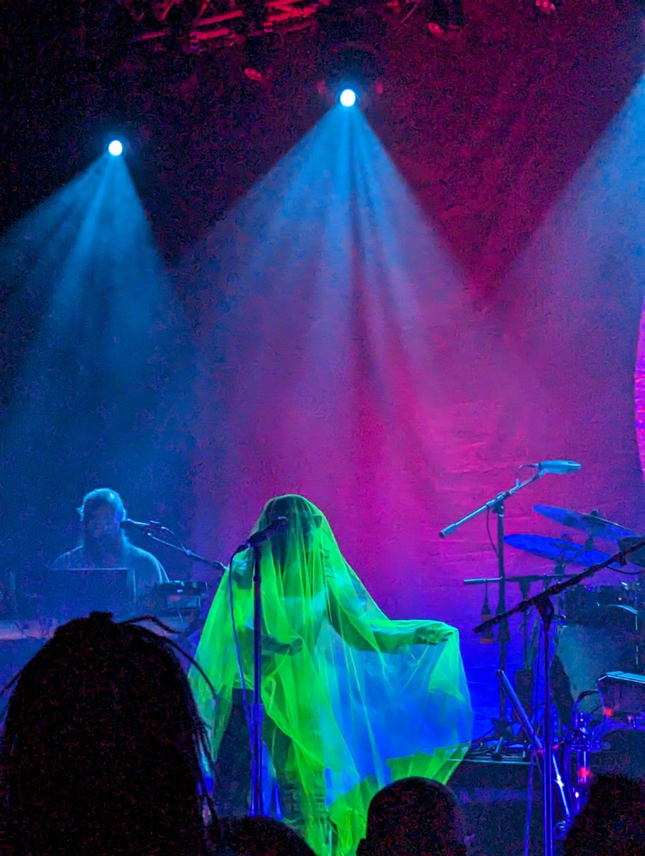 DigThumma's tweet photo. @LittleDragon Thank you!!! Yukimi, Erik, Fredrik, and Håkan. I've been waiting to see you guys for a while I run for peace and have been since 2015 when Paris was attacked by isis. Peace be with you guys on your journey I will always be with guys in spirit with a ✌️ up! https://t.co/r9VhLJbW6c