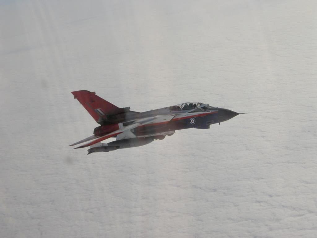 David Harrison, ex Victor, Tornado and VC10 navigator has shared these fabulous photos he took on a tanking sortie.  Unsure of the year but great pics of ZA326. Thanks David!