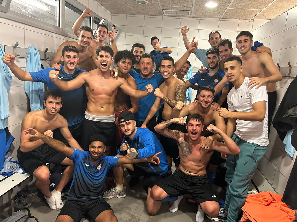 CFAEspluguenc's tweet photo. JA LA TENIM AQUÍ!!!! ✍🏻

Sant Viçenc 2-3 Primer equip 

Primer triomf a #2cat3 en un treballadíssim partit davant un gran rival!! 

#SomEspluguenc | #Futbolcat https://t.co/lygDnH92rI