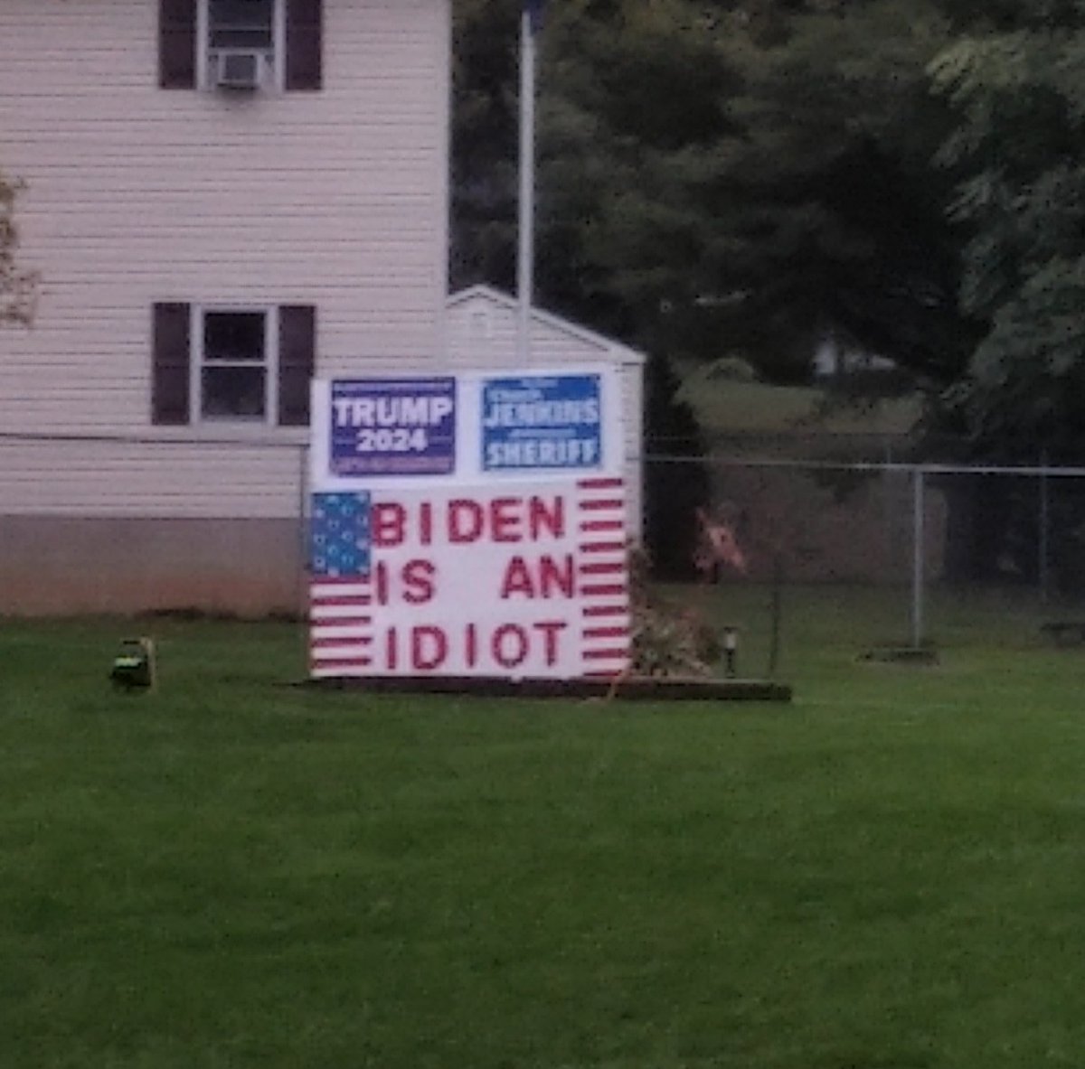 GeniusMiguelito's tweet photo. Seen in Thurmont, Maryland - Americans letting their opinion be known https://t.co/9YfZTkzDe8