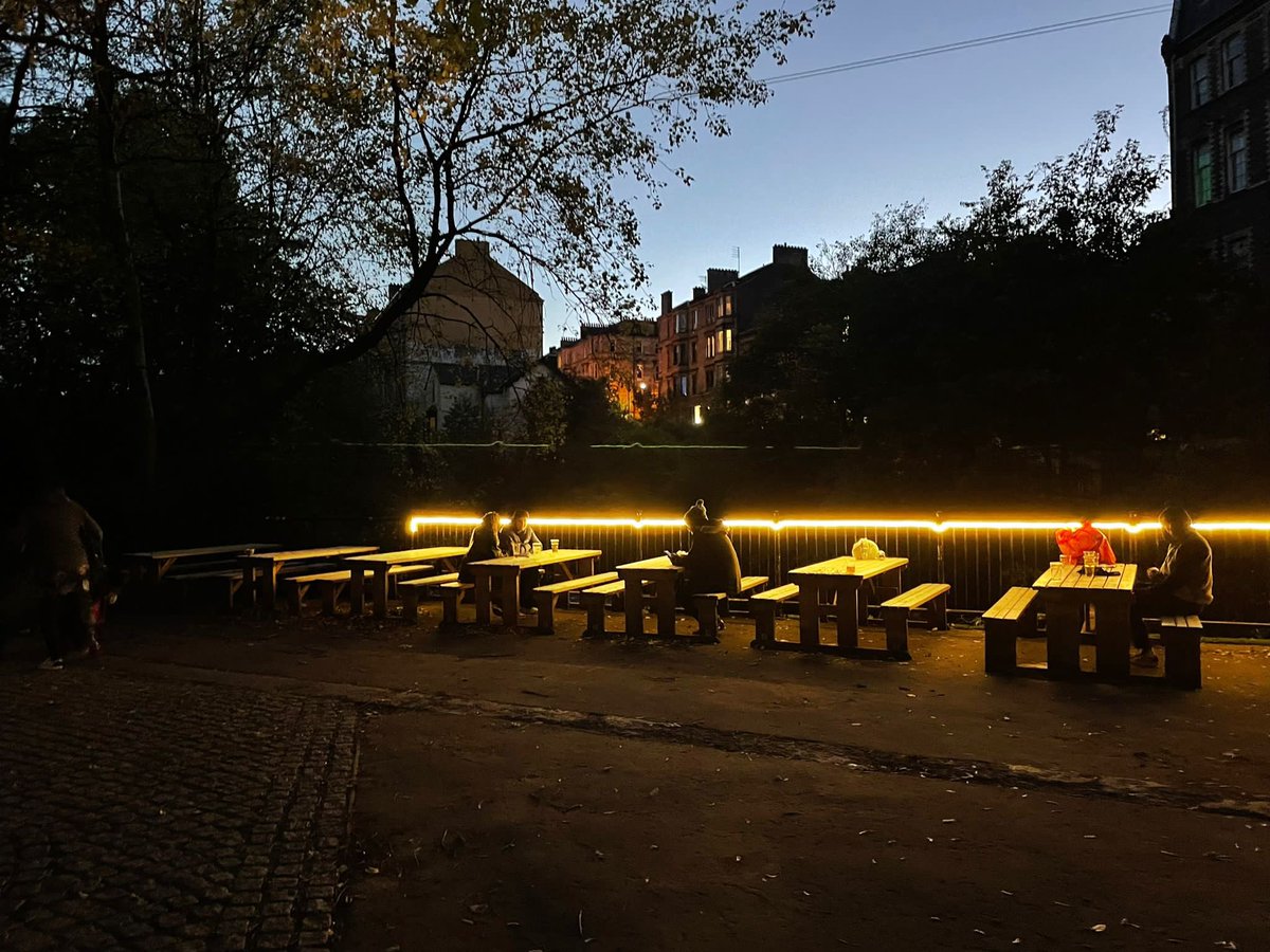 We got a light for outside! Just in time for you to freeze your arse off in winter. But at least you’ll see who is sitting opposite you. Apart from those last two tables, we’ve kept the romance there