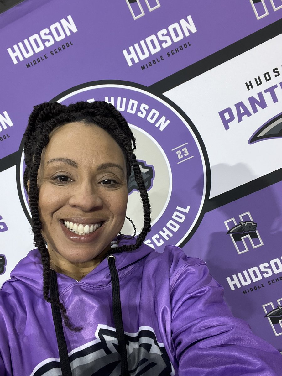 HudsonMiddleS's tweet photo. We were glad to see so many stop by our booth today during Showcase of Schools🖤💜🖤@JCPSKY @JCPSFoundation https://t.co/nRJxzpHMkO