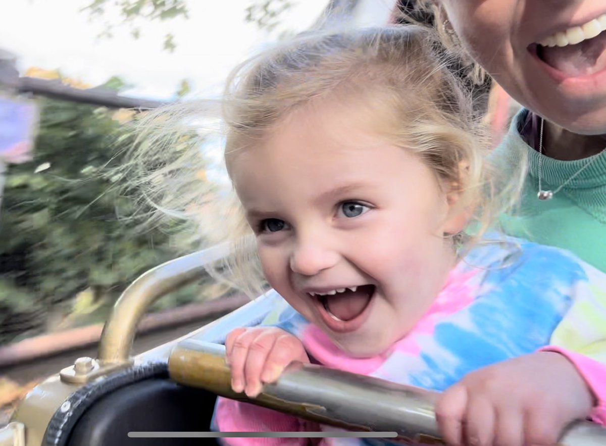 Daughter's first rollercoaster today... 10/10 would recommend @CWOA 🎢