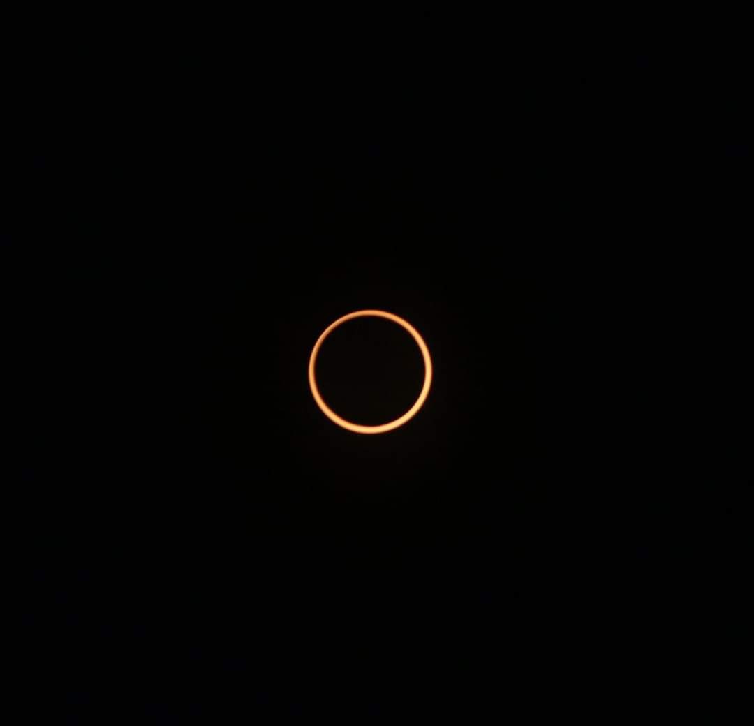 LCOAstro's tweet photo. Eclipse solar anular visto desde Campeche, México.
Crédito: Dr. Mario De Leo-Winkler https://t.co/1K7AUhsIeC